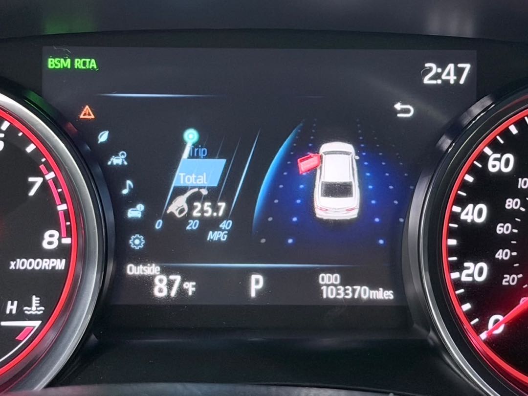 Car Image 2018 TOYOTA CAMRY XSE