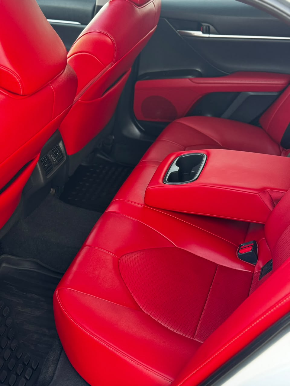 Car Image 2018 TOYOTA CAMRY XSE
