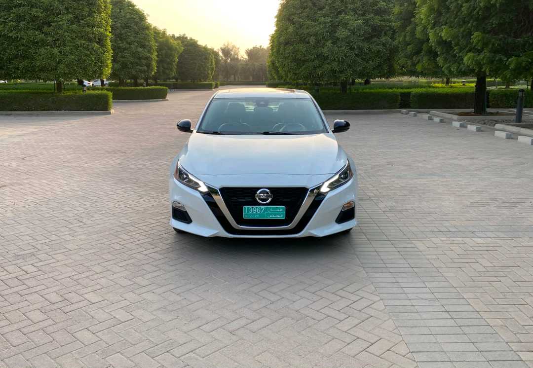 Car Image 2021 NISSAN ALTIMA SR