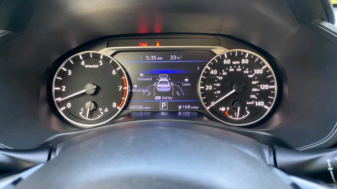 Car Image 2021 NISSAN ALTIMA SR