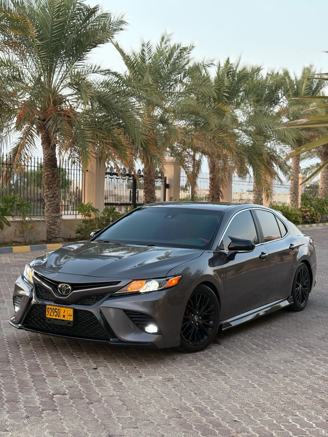 Car Image 2018 TOYOTA CAMRY SE