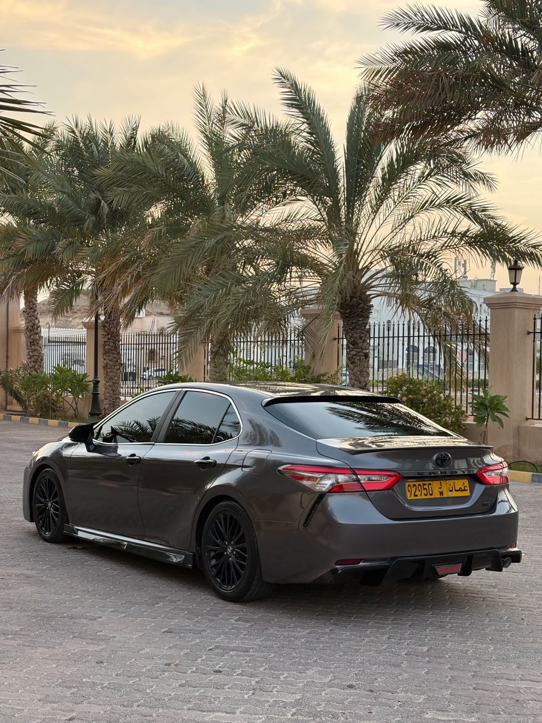 Car Image 2018 TOYOTA CAMRY SE