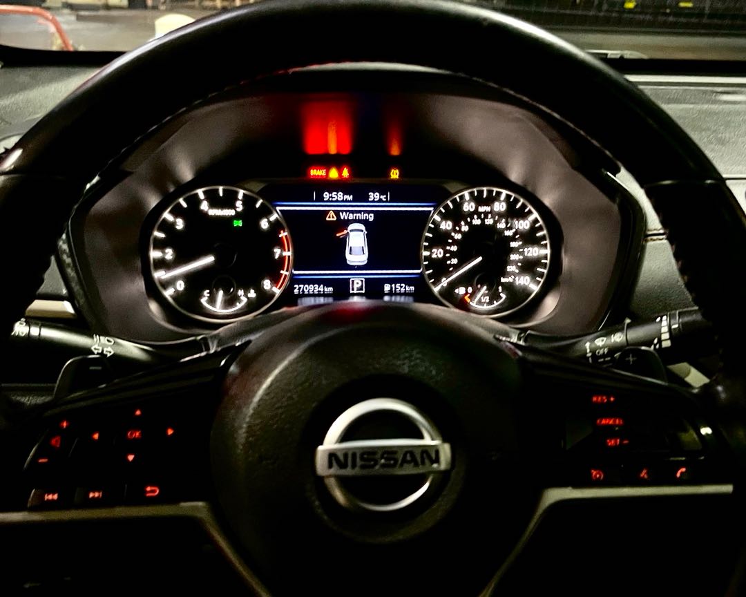 Car Image 2020 NISSAN ALTIMA SR