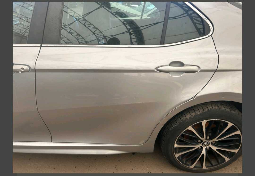Car Image 2018 TOYOTA CAMRY SE