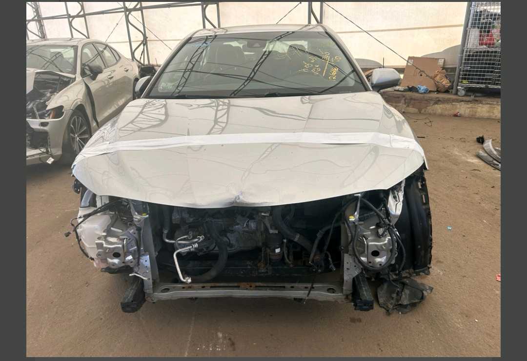 Car Image 2018 TOYOTA CAMRY SE