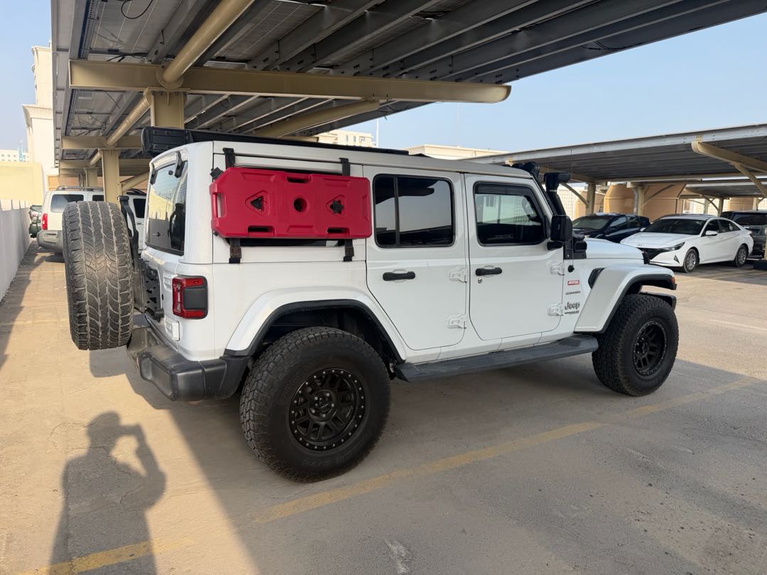 Car Image 2020 JEEP WRANGLER SAHARA