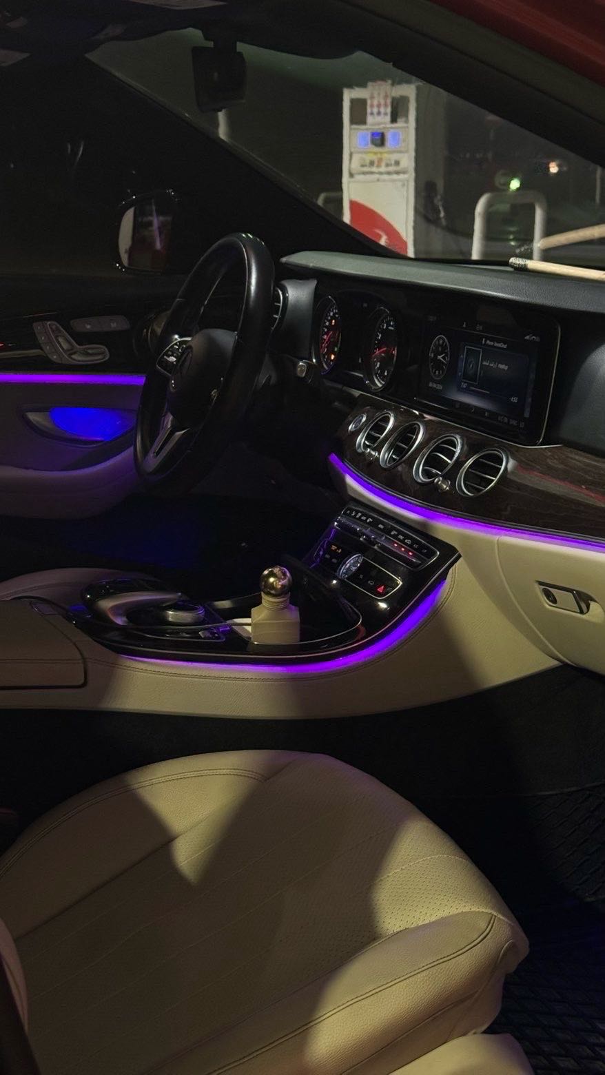 Car Image 2019 MERCEDES E Class 300