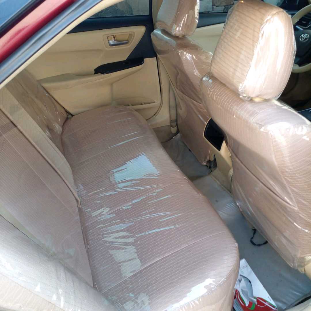 Car Image 2017 TOYOTA CAMRY LE