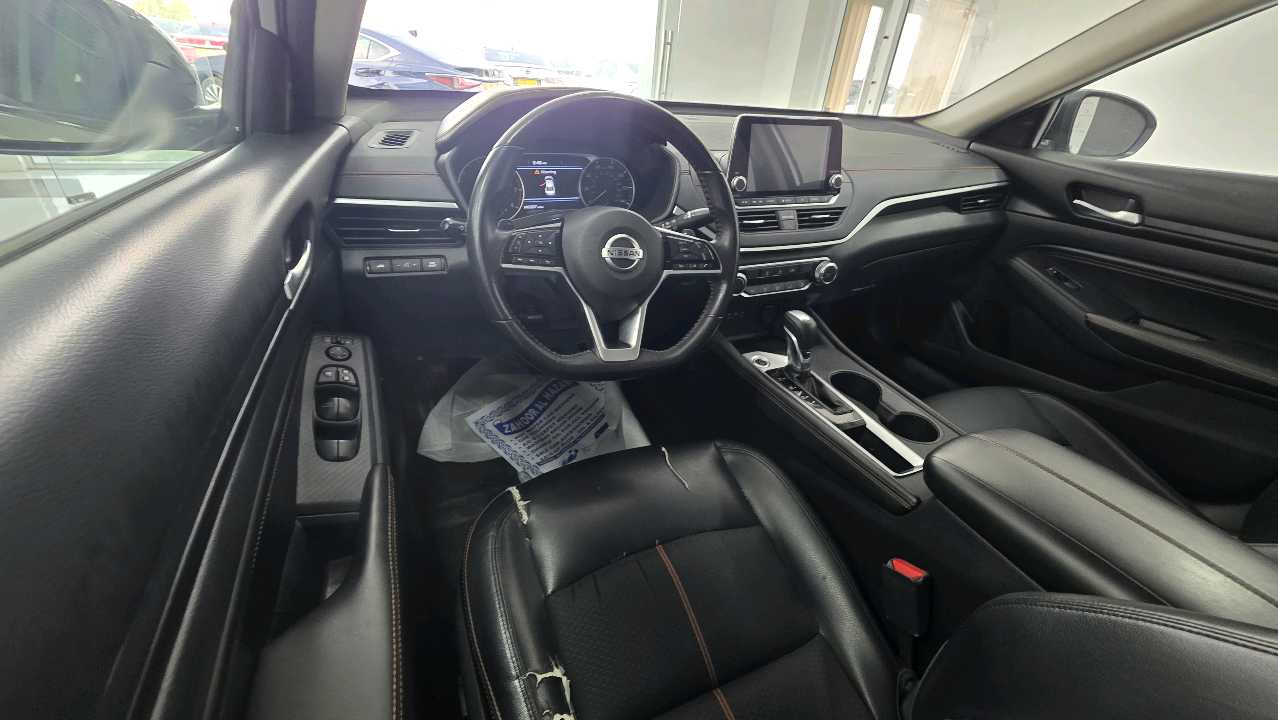 Car Image 2019 NISSAN ALTIMA SR