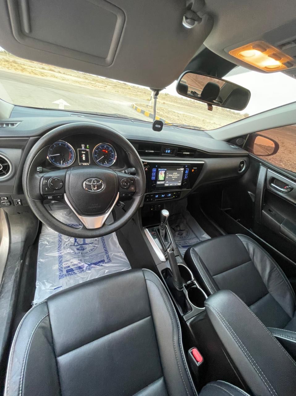 Car Image 2017 TOYOTA COROLLA XSE