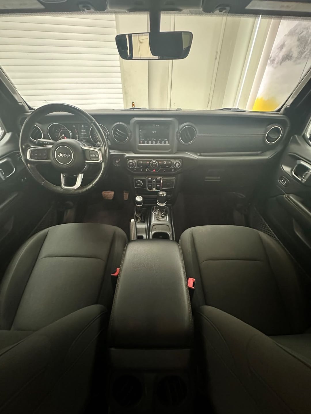 Car Image 2021 JEEP WRANGLER SAHARA
