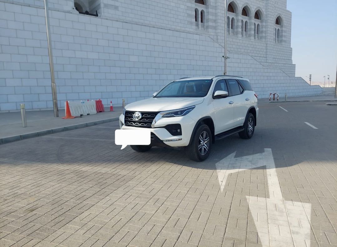 TOYOTA FORTUNER 2023