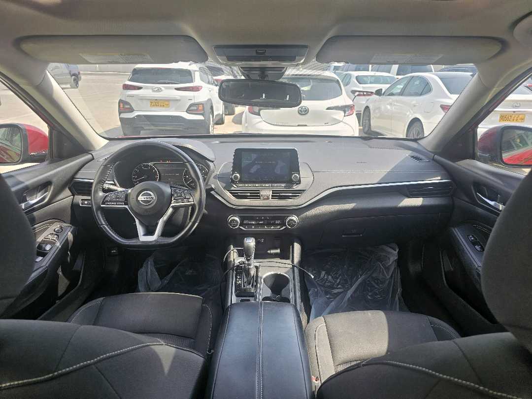 Car Image 2019 NISSAN ALTIMA SV