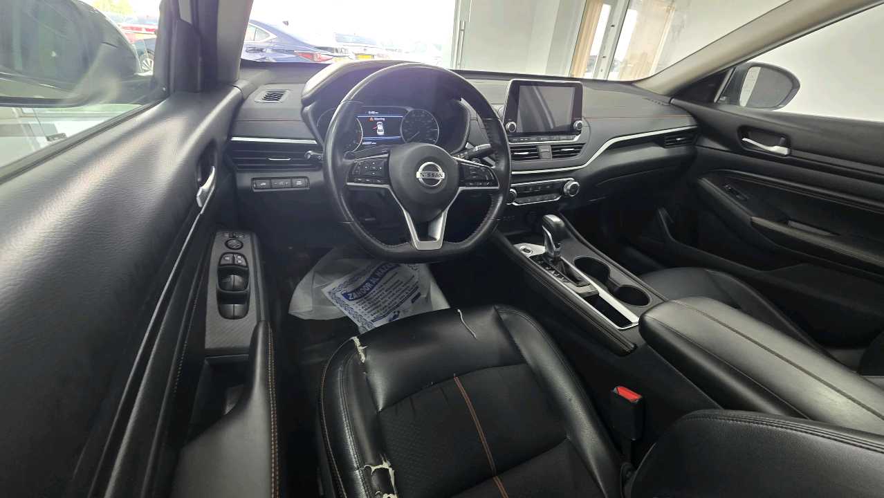 Car Image 2019 NISSAN ALTIMA SR