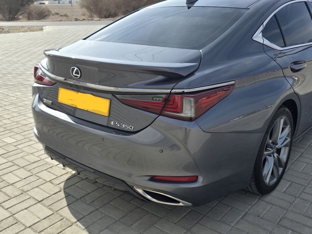 Car Image 2019 LEXUS ES F-sport