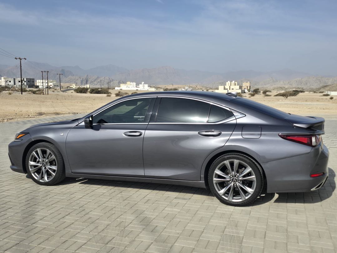 Car Image 2019 LEXUS ES F-sport