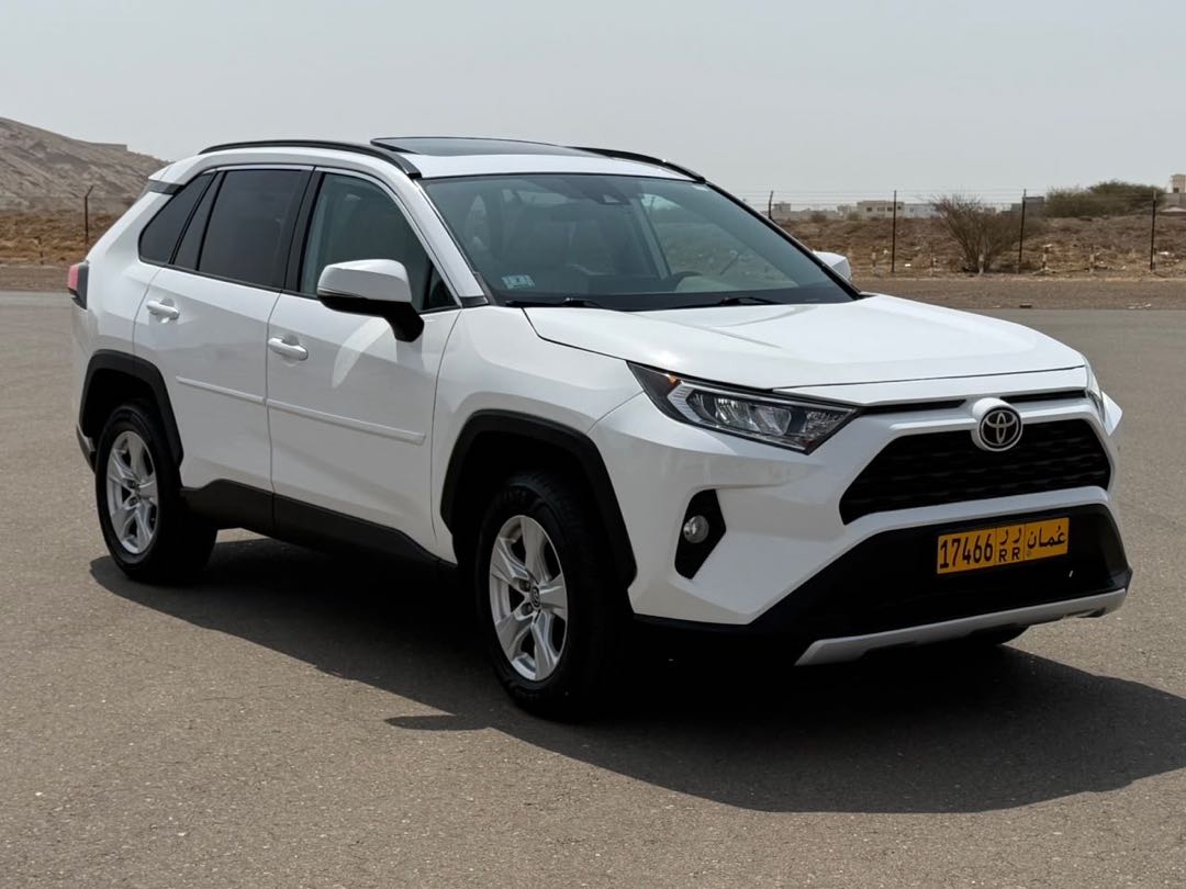 Car Image 2019 TOYOTA RAV4 XLE