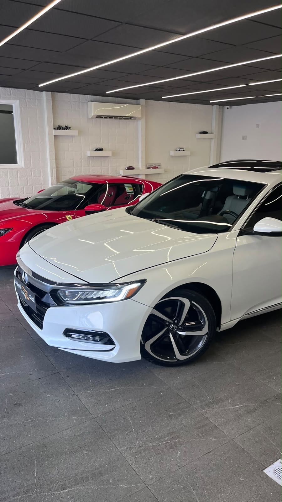 Car Image 2018 HONDA ACCORD TOURING
