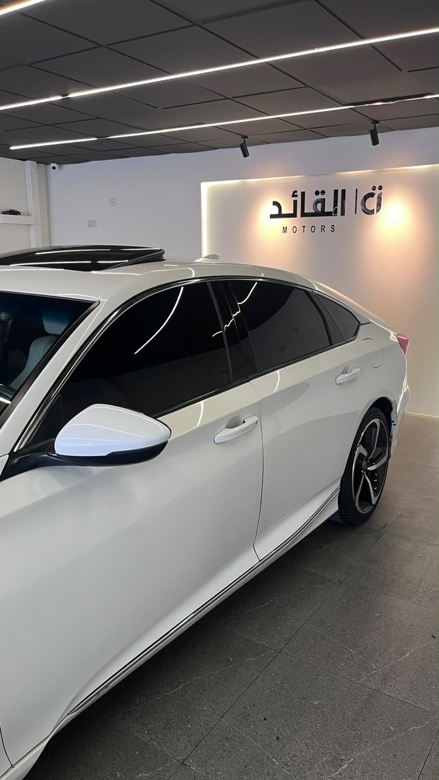 Car Image 2018 HONDA ACCORD TOURING