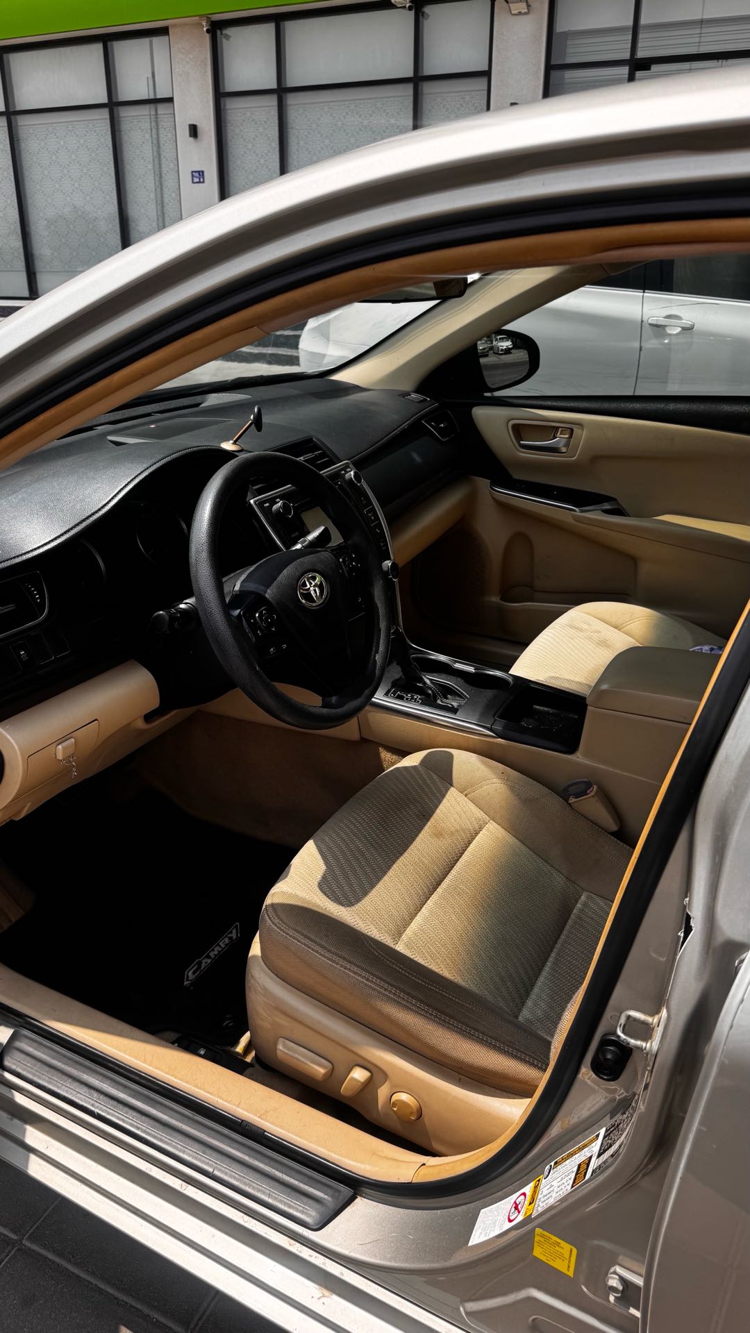 Car Image 2015 TOYOTA CAMRY XLE