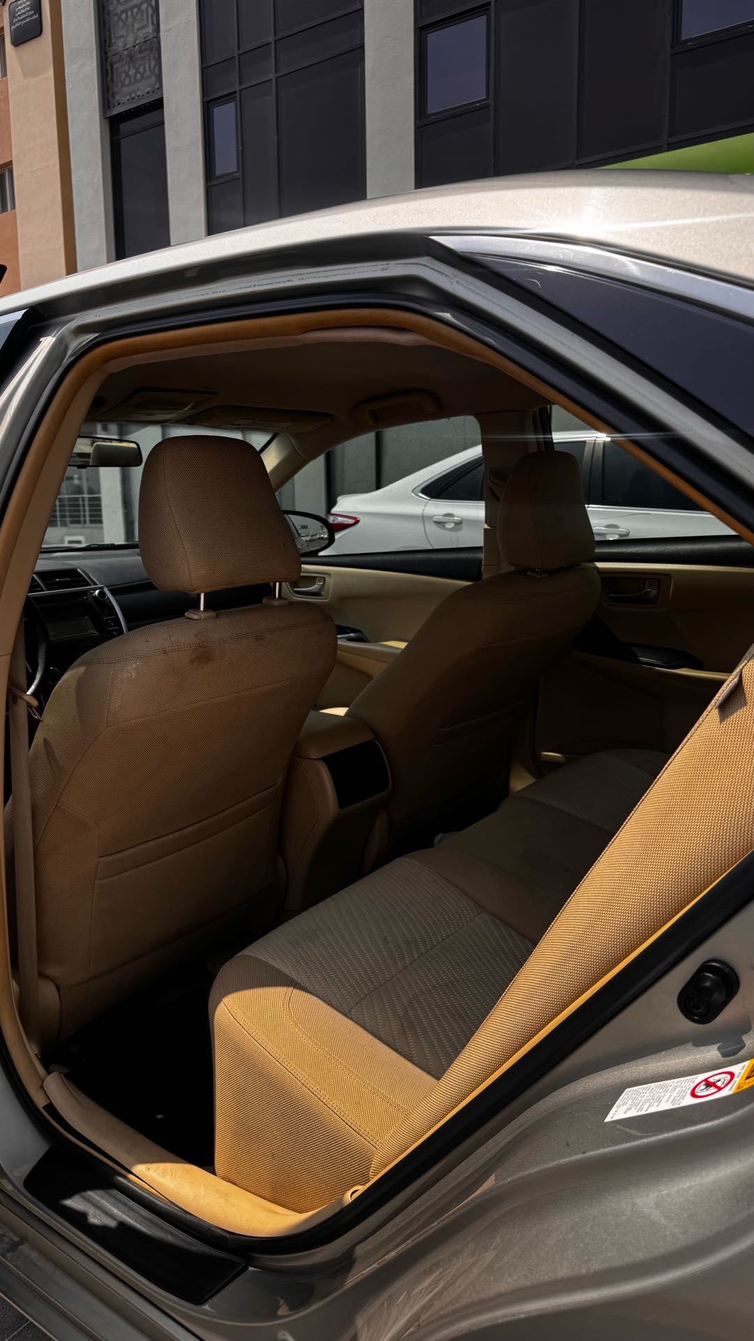 Car Image 2015 TOYOTA CAMRY XLE