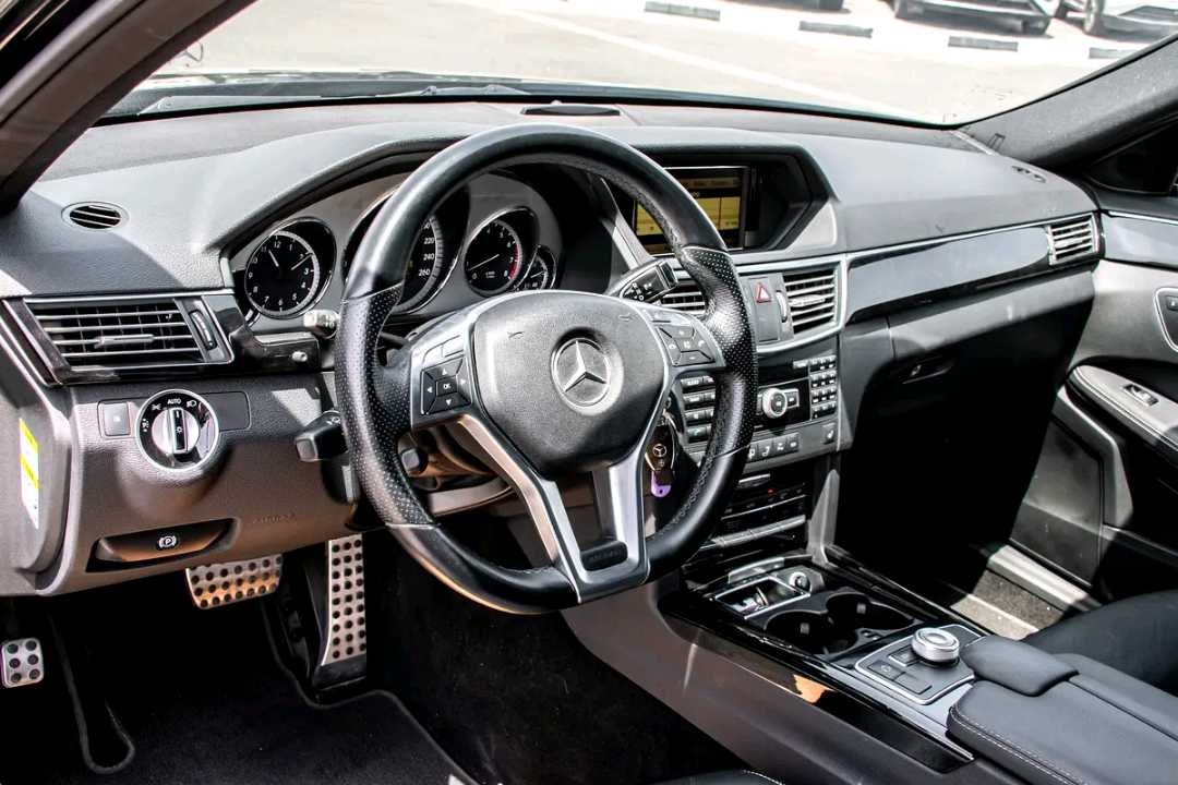 Car Image 2012 MERCEDES E Class 350