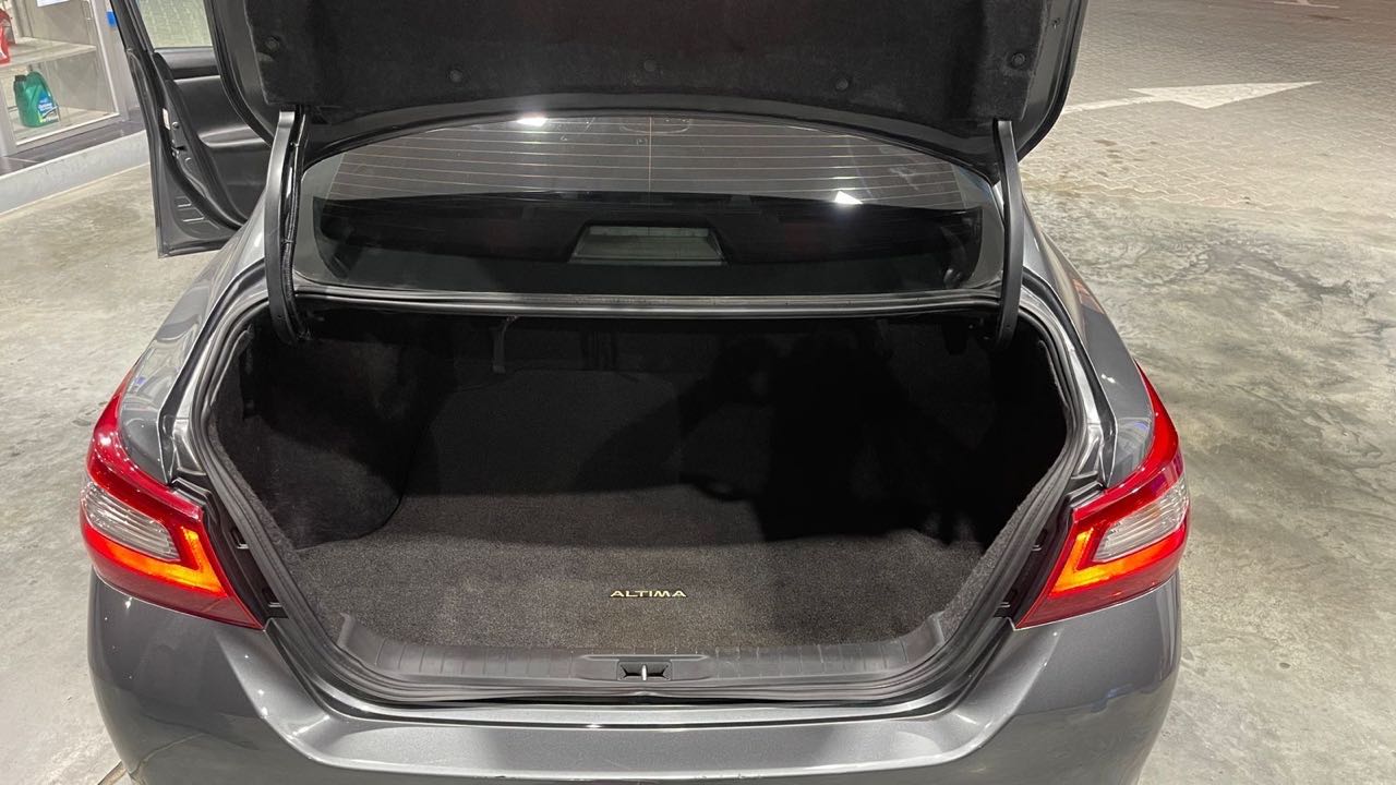 Car Image 2018 NISSAN ALTIMA SV