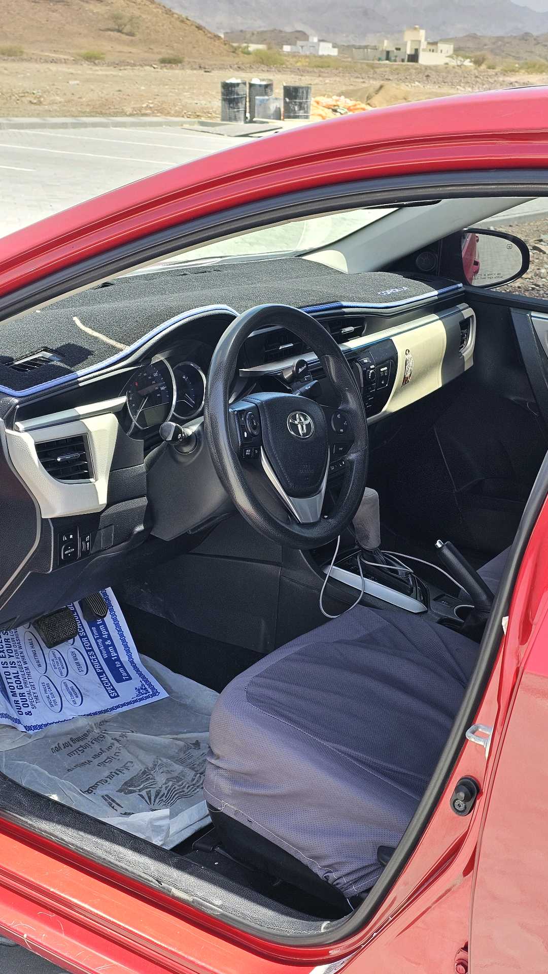 Car Image 2014 TOYOTA COROLLA LE