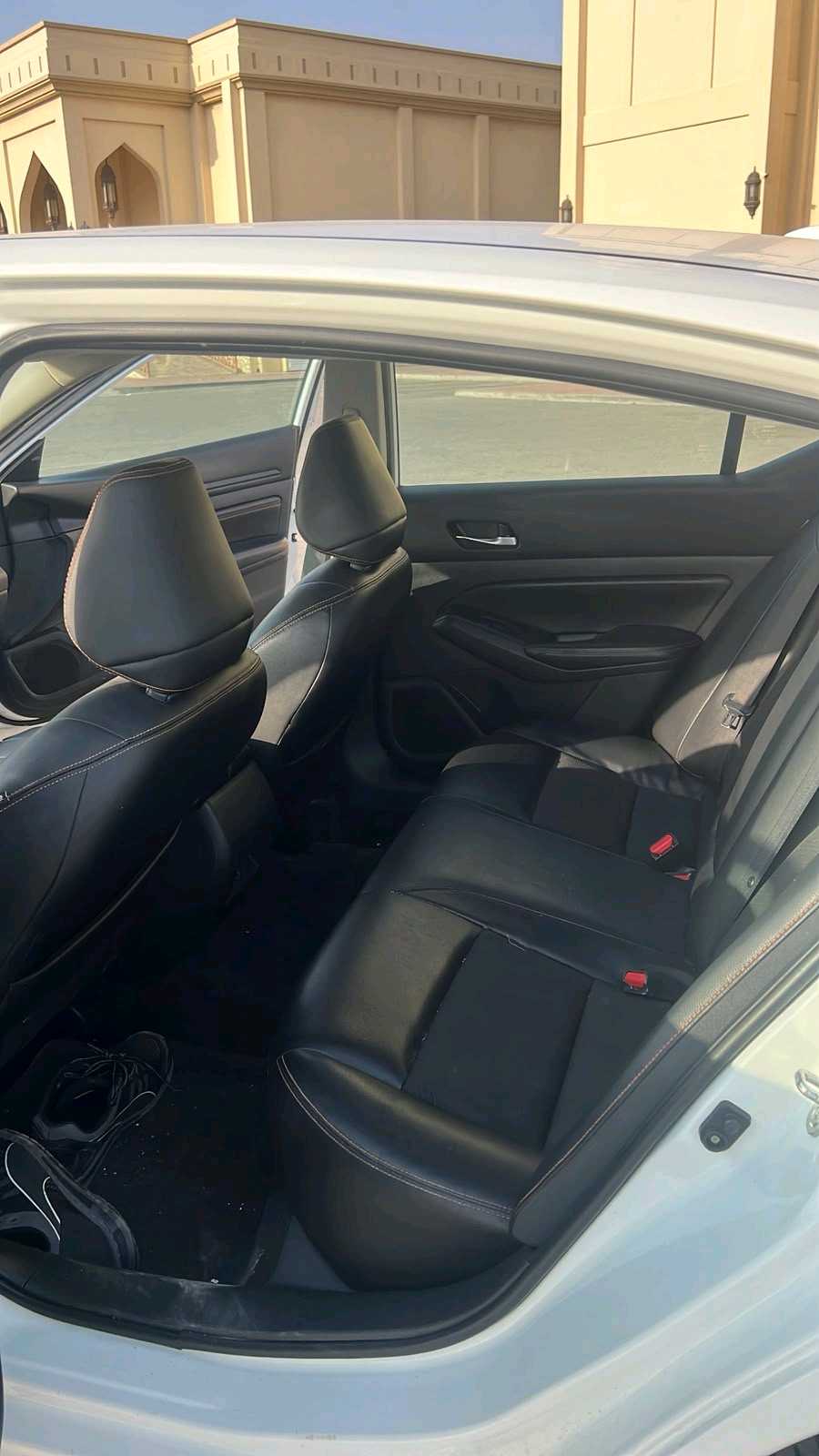 Car Image 2020 NISSAN ALTIMA SR