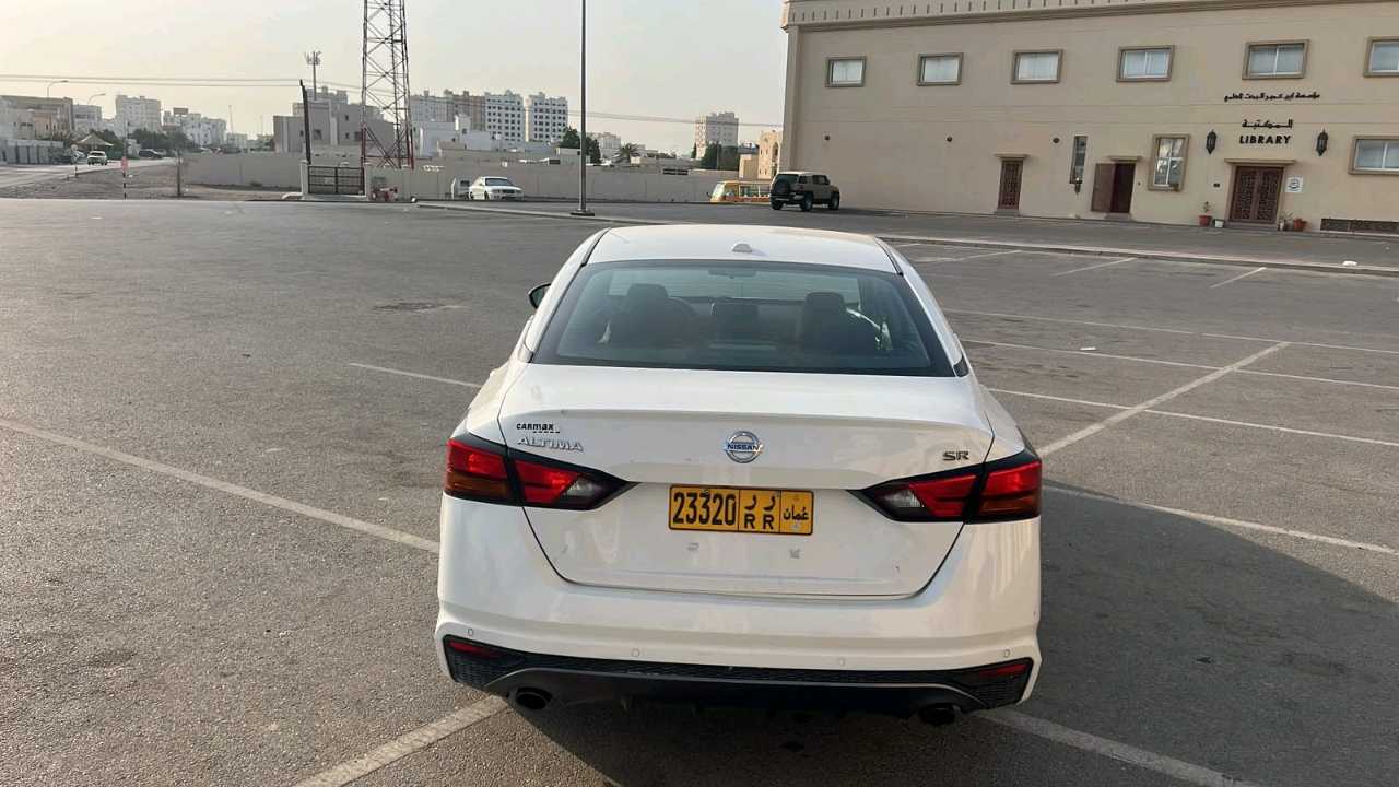 Car Image 2020 NISSAN ALTIMA SR