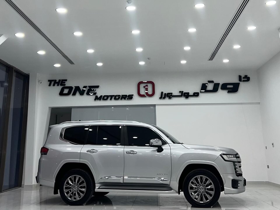 Car Image 2025 TOYOTA LAND CRUISER VX.R
