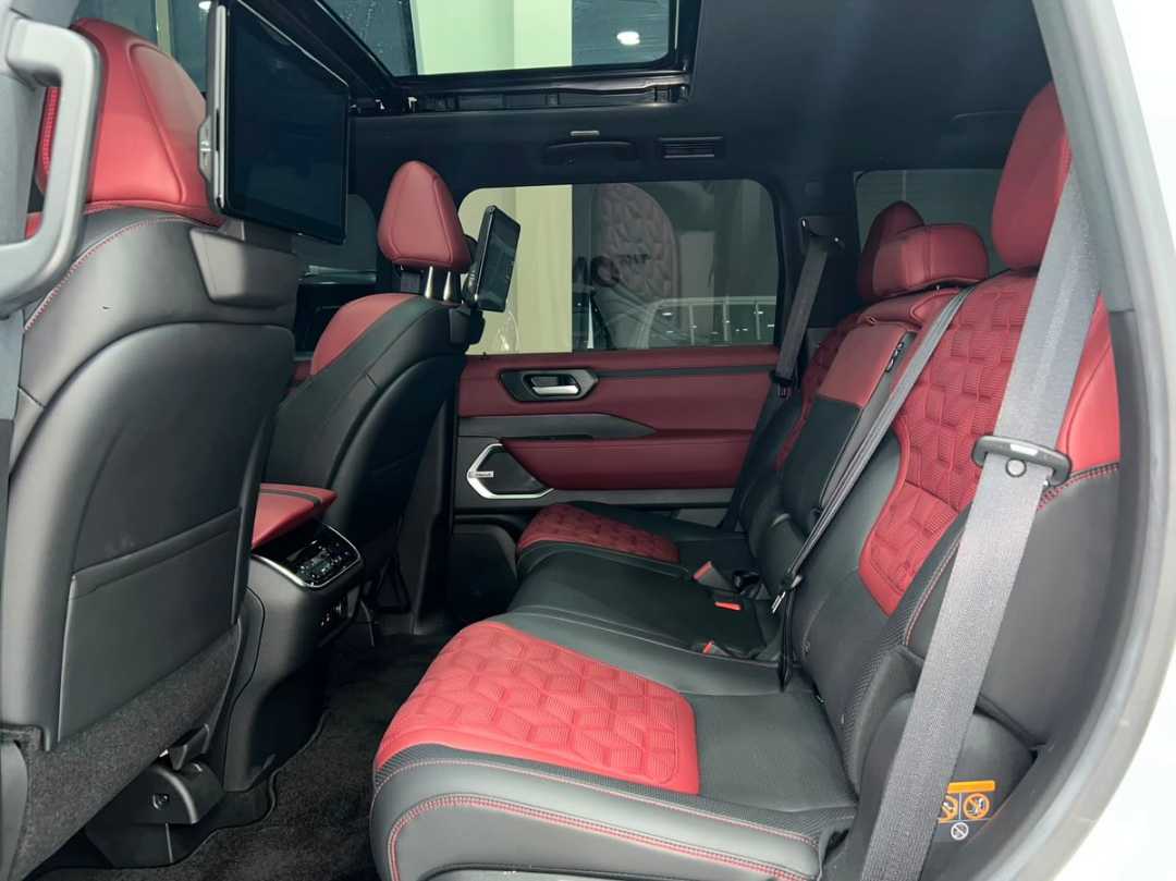 Car Image 2026 NISSAN PATROL Platinum
