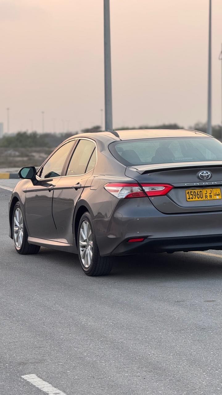 Car Image 2018 TOYOTA CAMRY LE