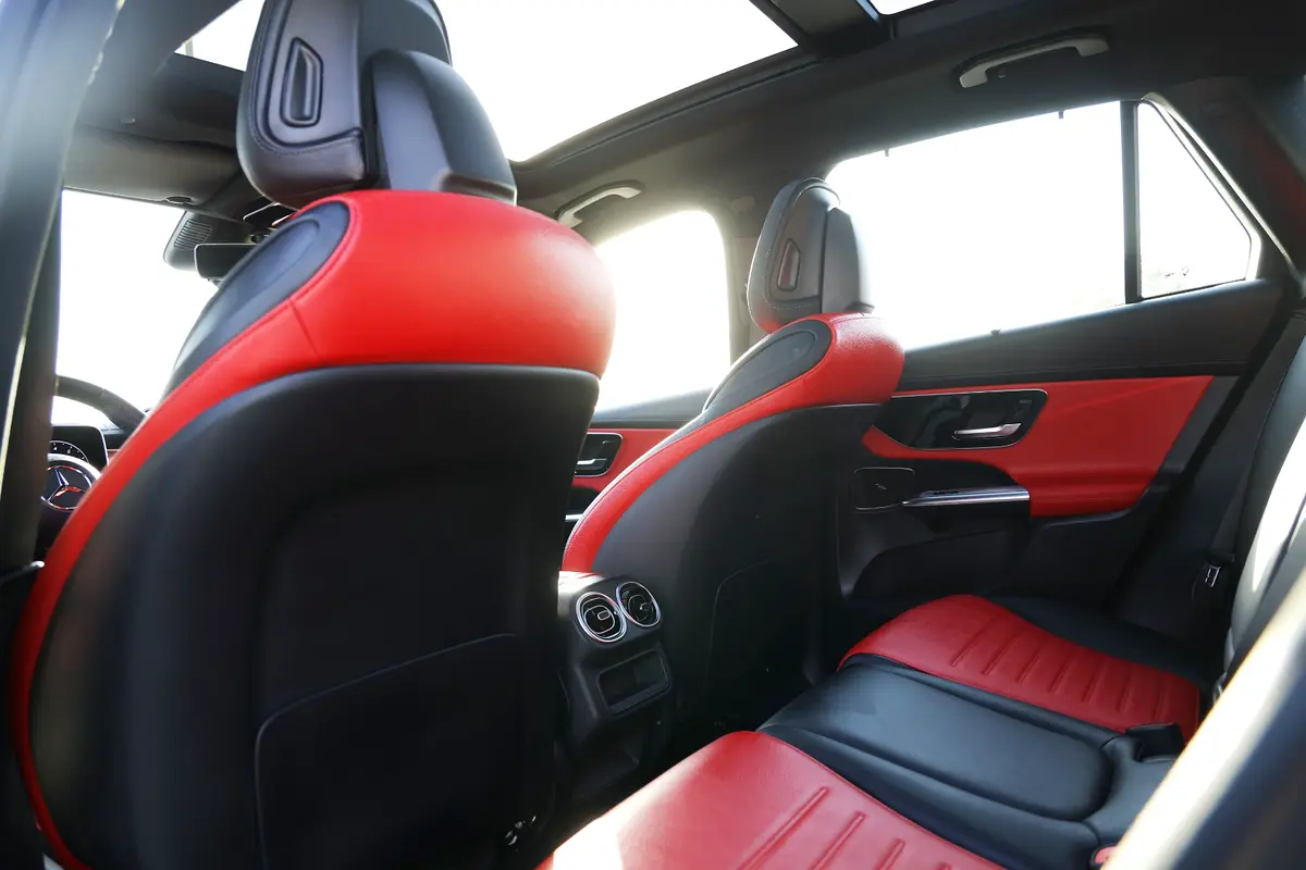 Car Image 2025 MERCEDES GLC CLASS 