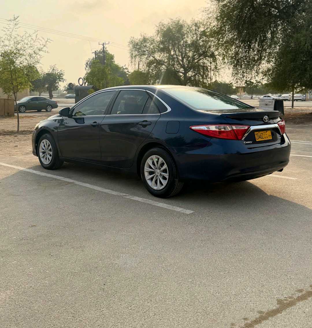 Car Image 2017 TOYOTA CAMRY LE