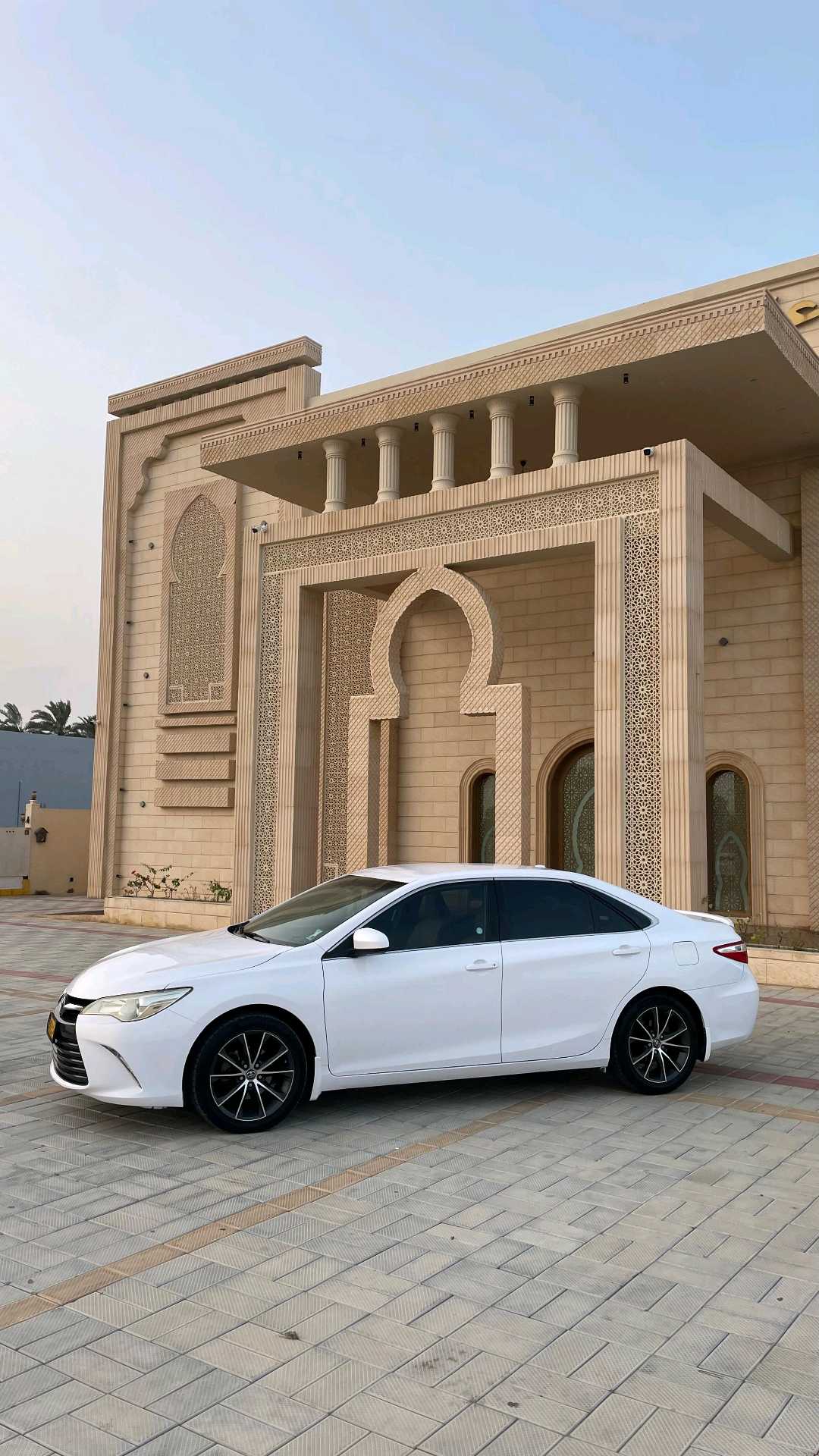 Car Image 2016 TOYOTA CAMRY XLE