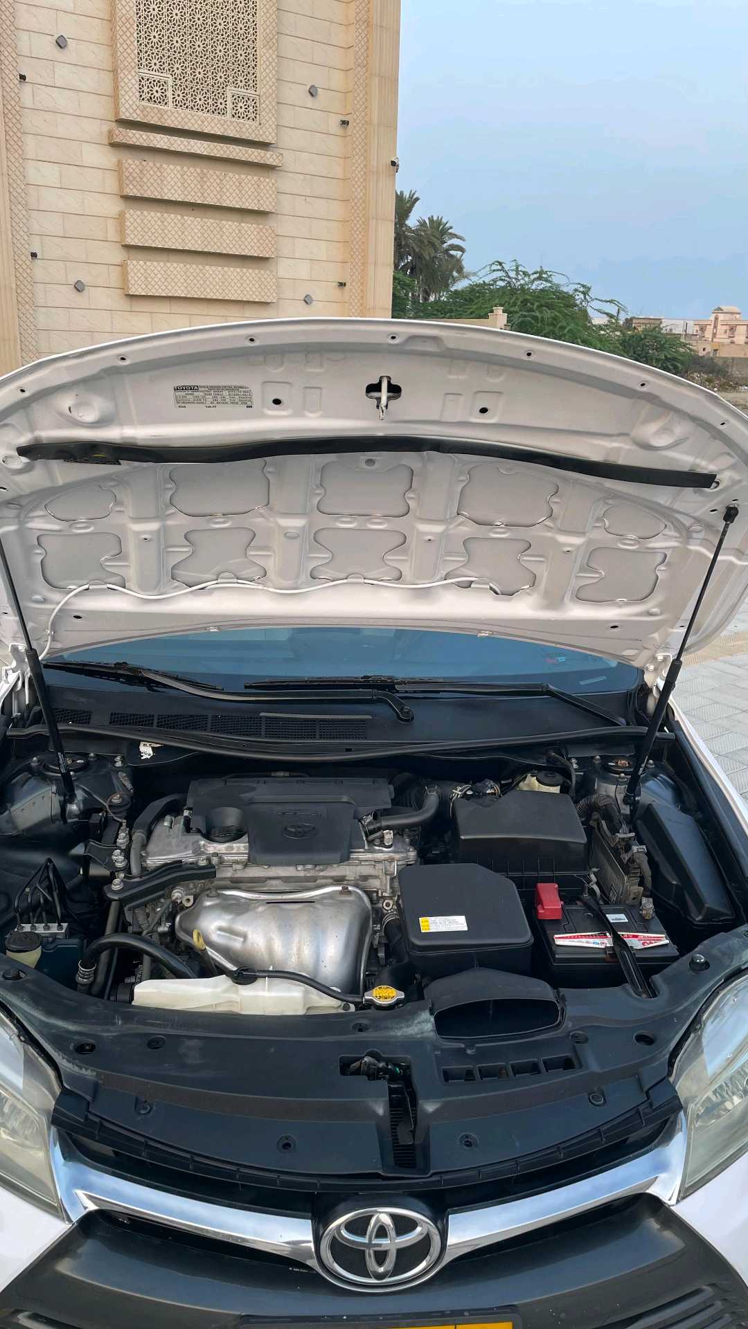 Car Image 2016 TOYOTA CAMRY XLE