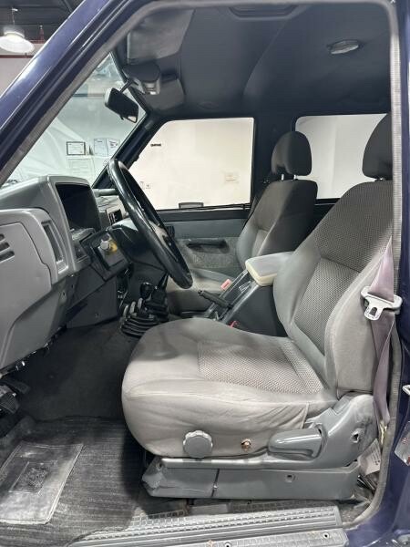 Car Image 1989 NISSAN PATROL 