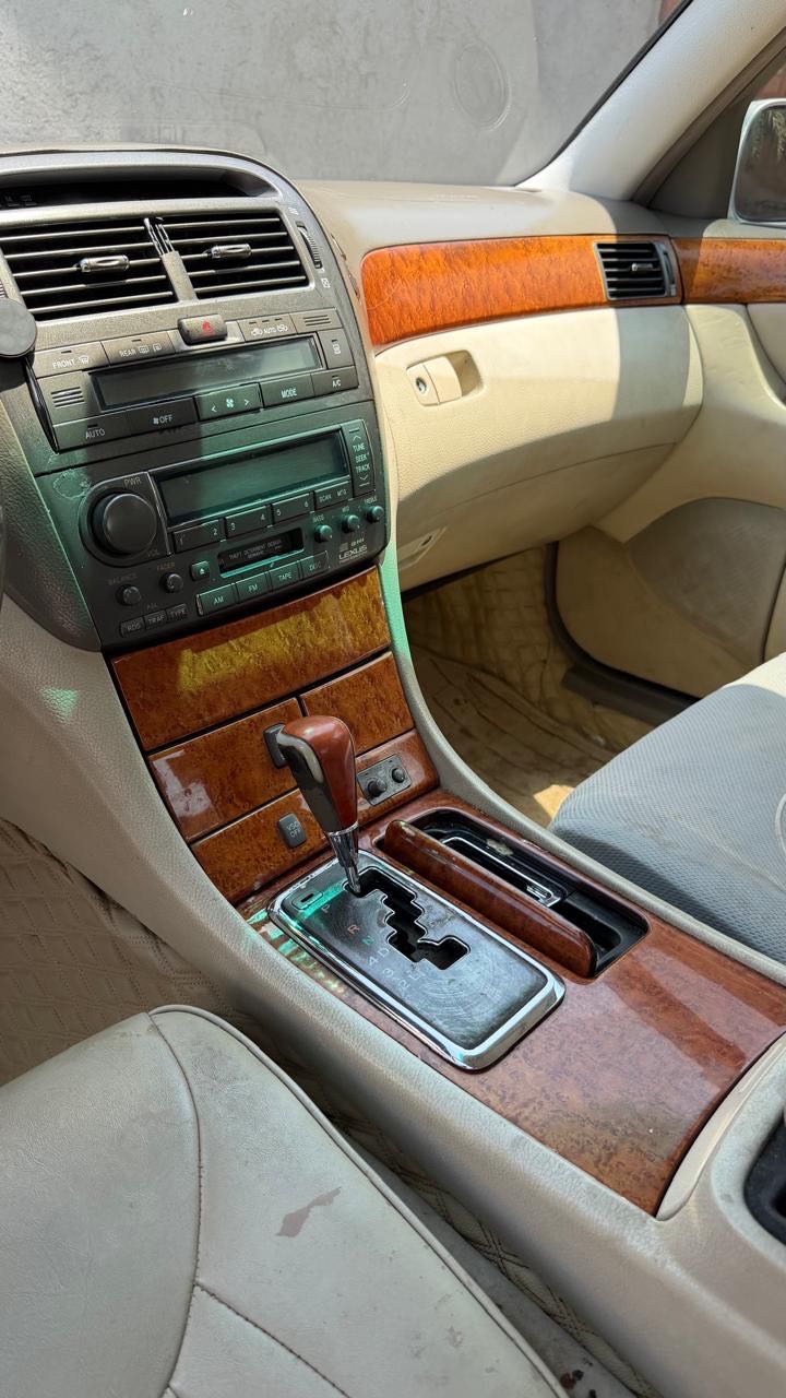 Car Image 2002 LEXUS LS 430
