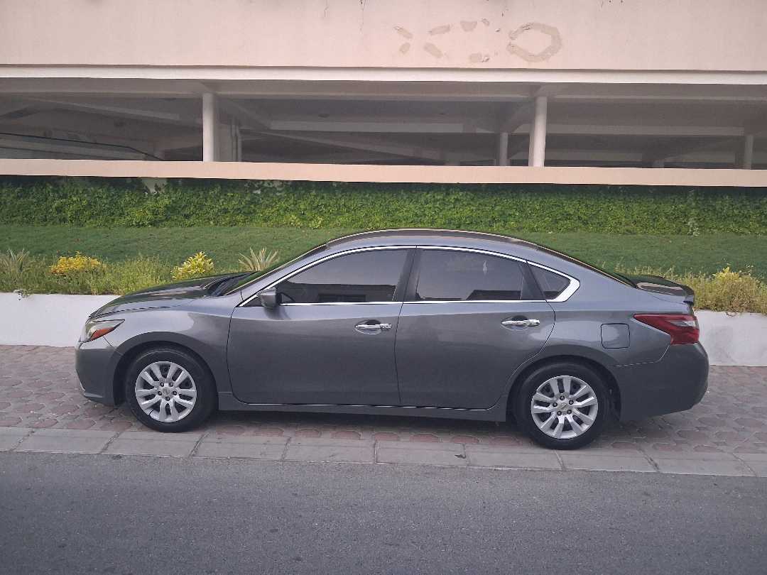 Car Image 2018 NISSAN ALTIMA SV