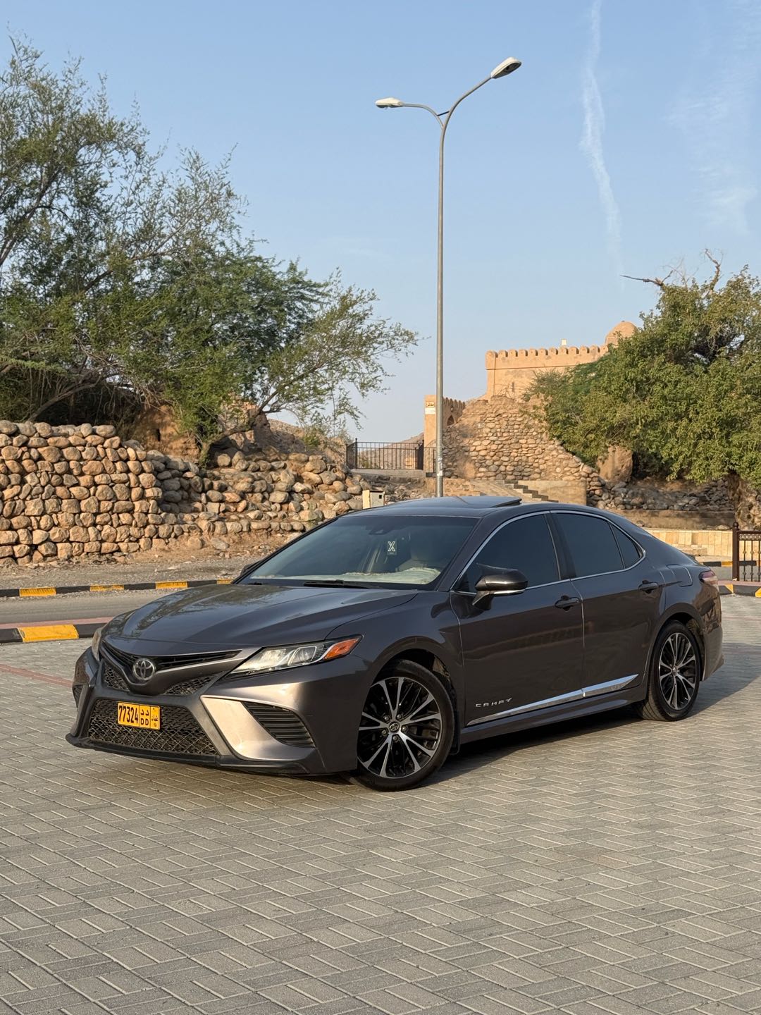 Car Image 2018 TOYOTA CAMRY SE