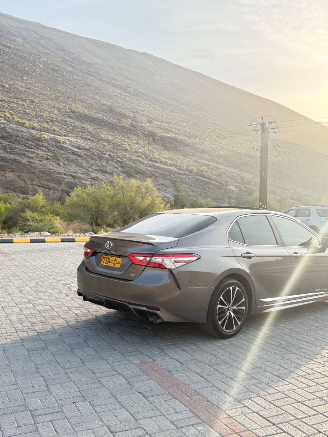 Car Image 2018 TOYOTA CAMRY SE