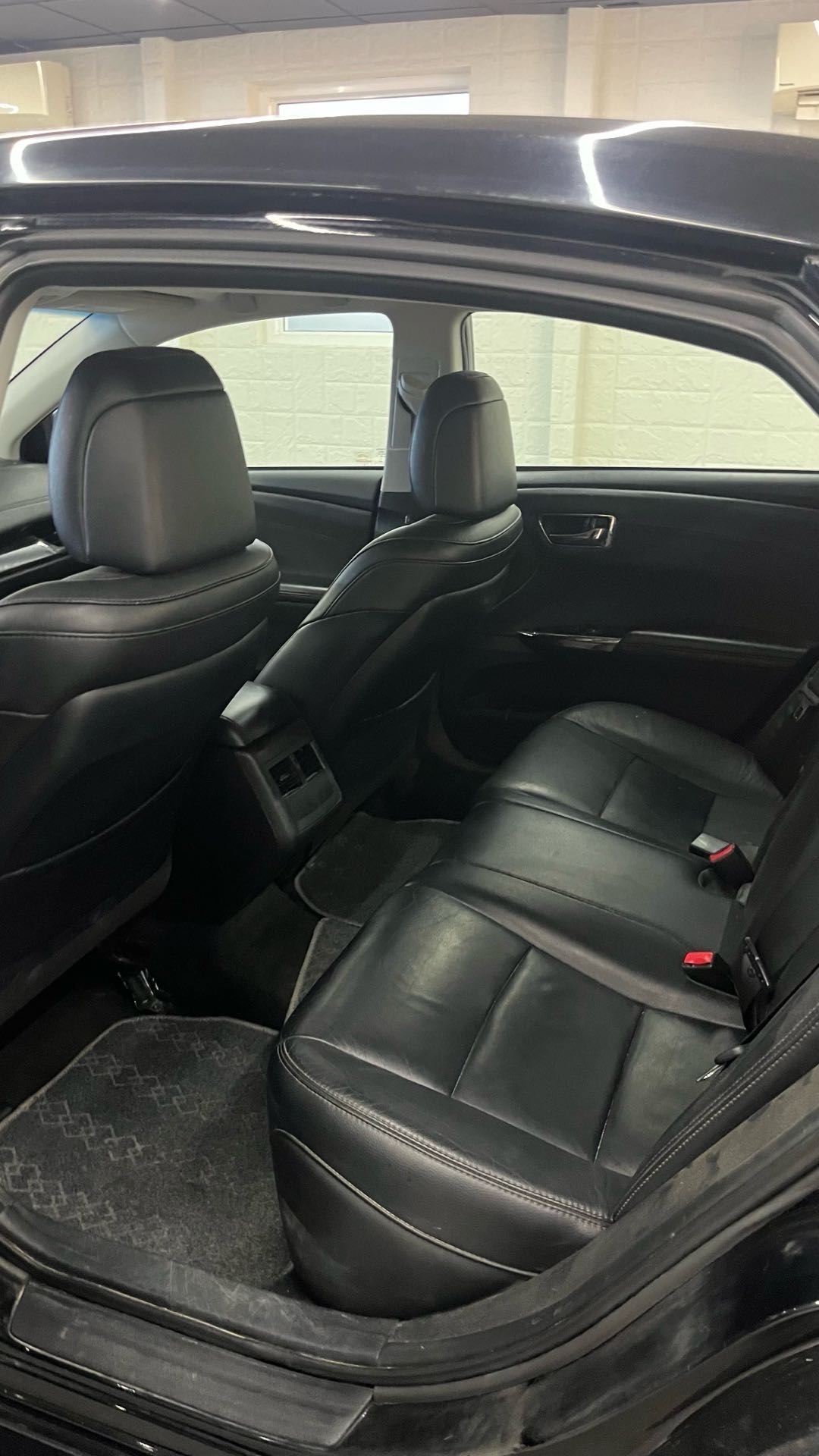 Car Image 2017 TOYOTA AVALON XLE