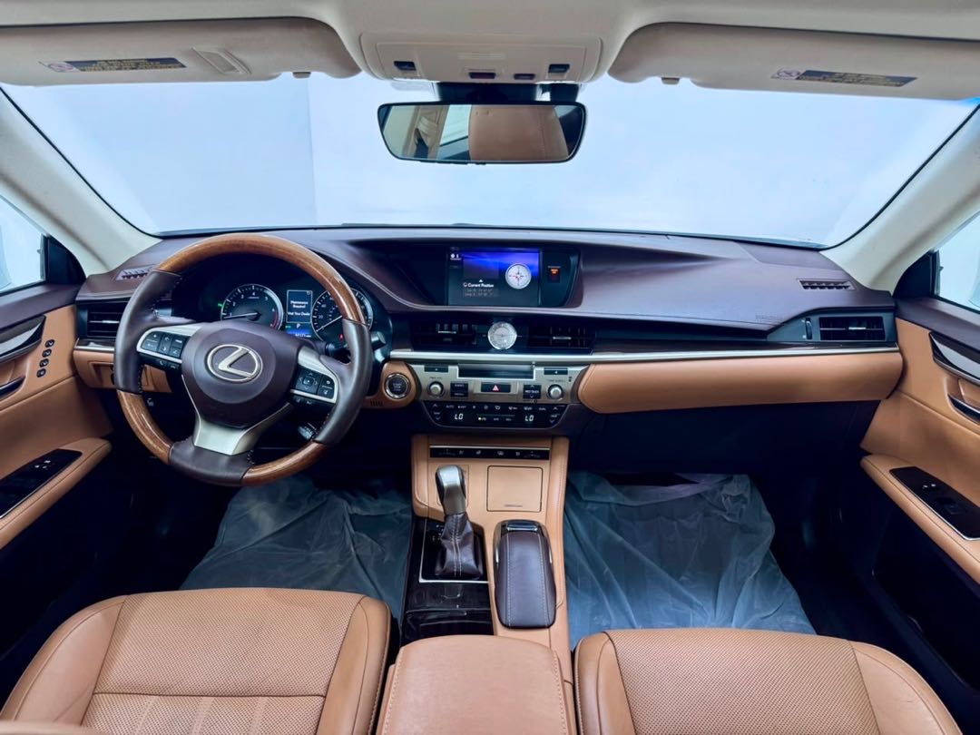 Car Image 2018 LEXUS ES 350