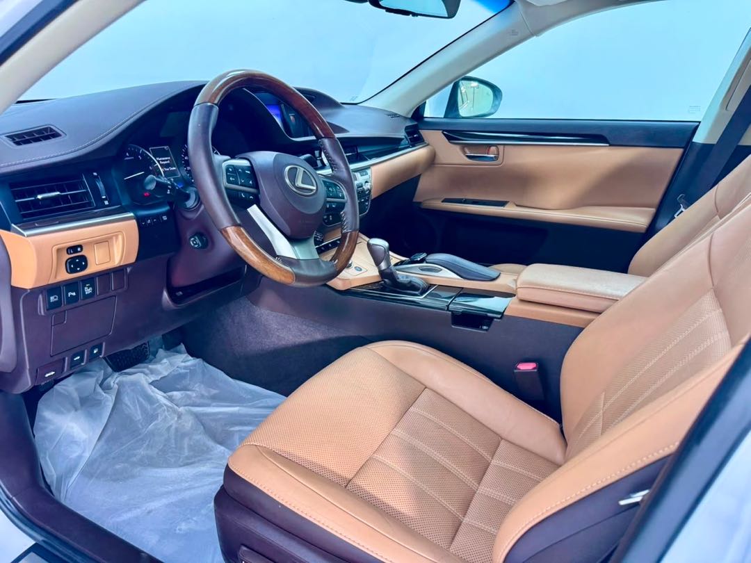 Car Image 2018 LEXUS ES 350