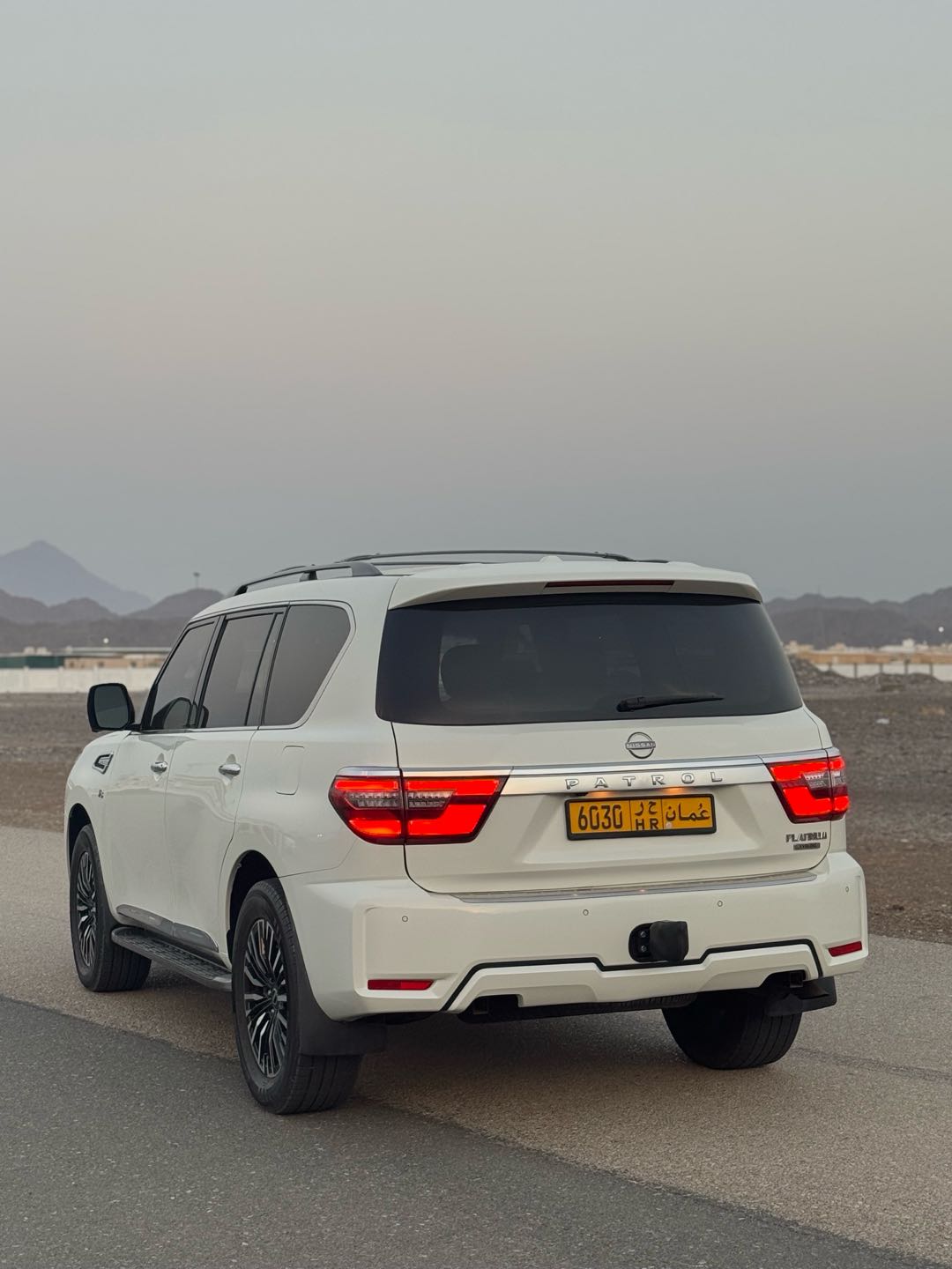 Car Image 2017 NISSAN ARMADA 