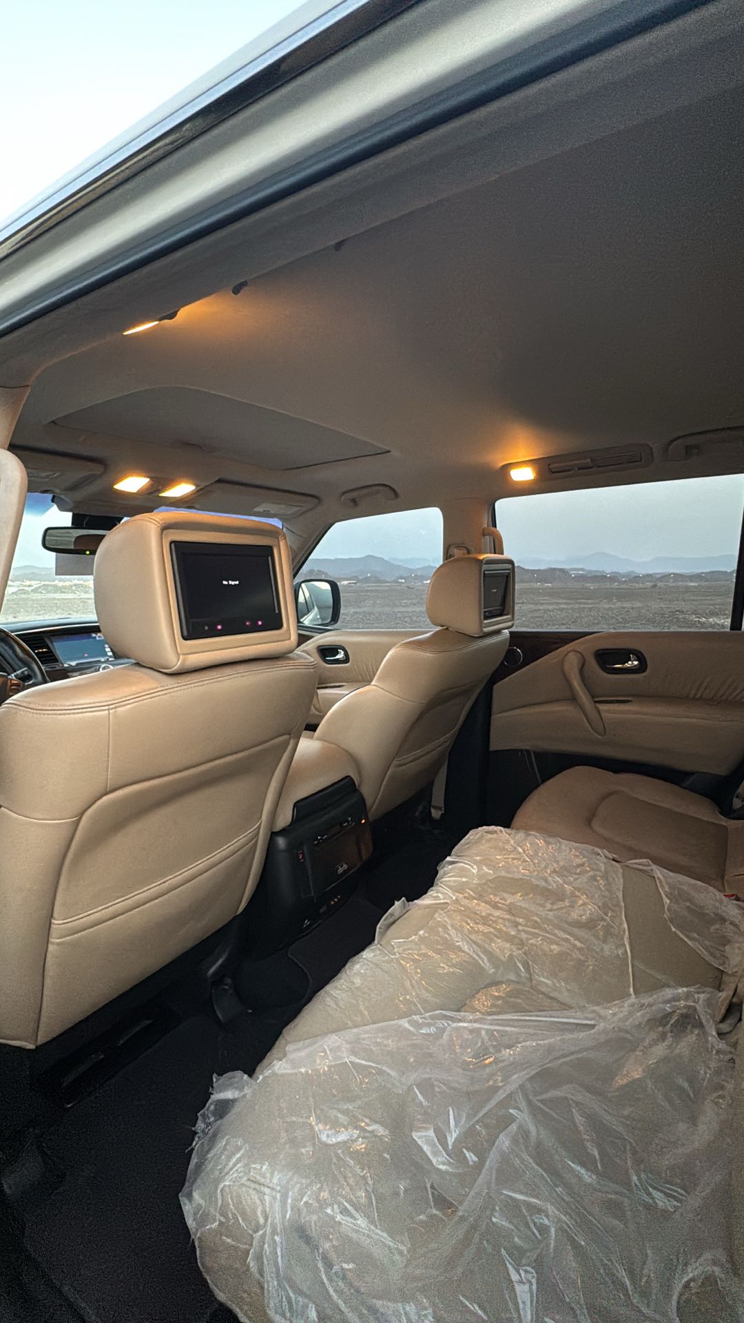 Car Image 2017 NISSAN ARMADA 