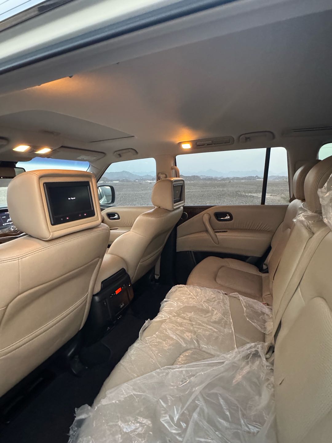 Car Image 2017 NISSAN ARMADA 