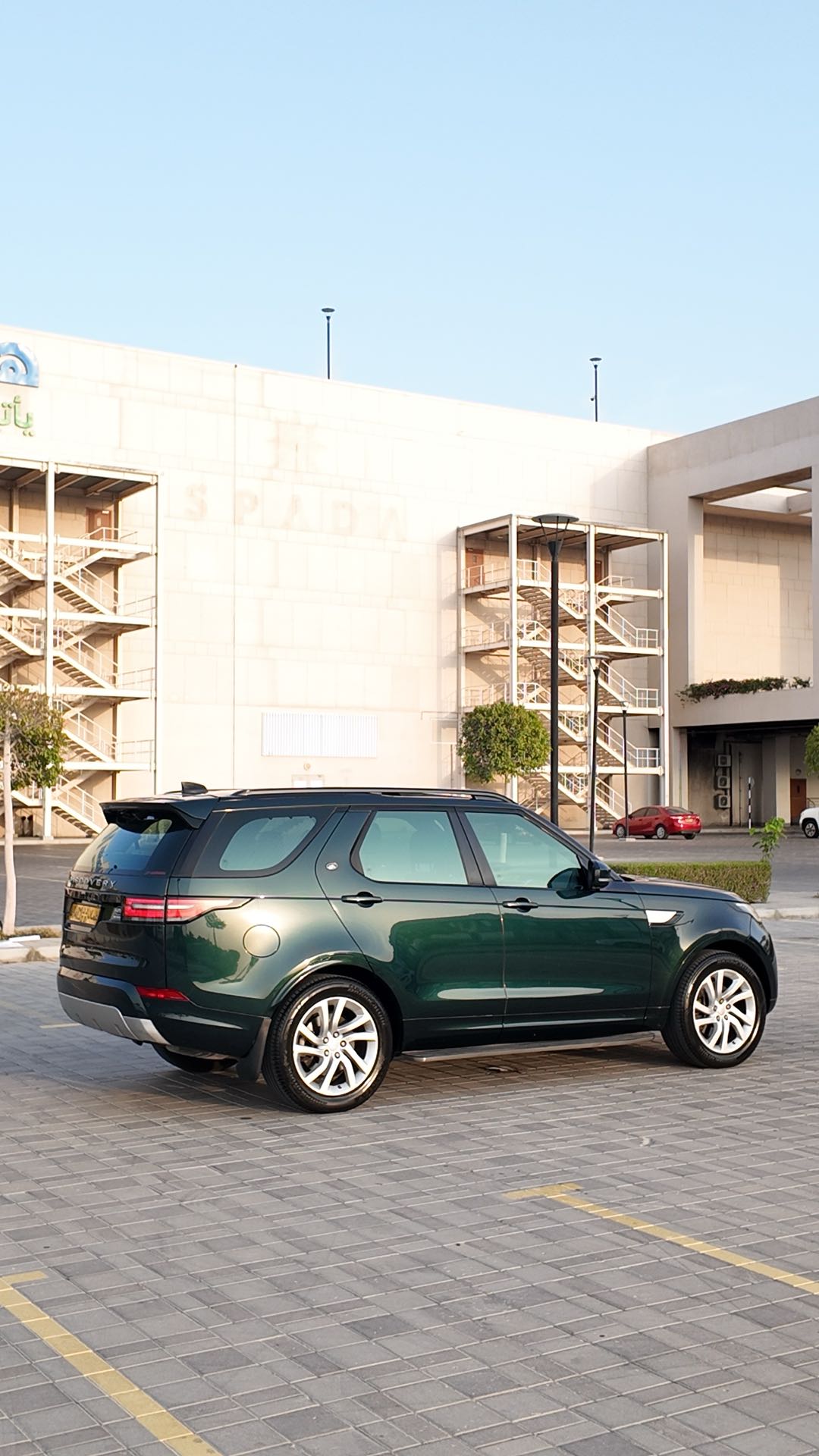 Car Image 2017 LAND ROVER DISCOVERY 