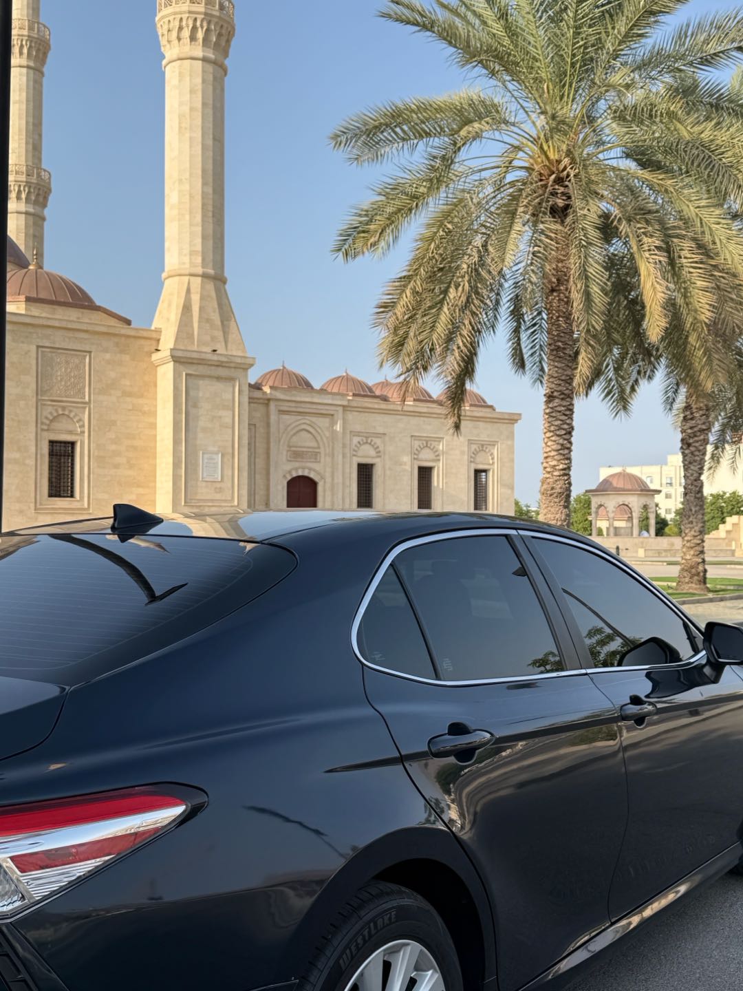 Car Image 2019 TOYOTA CAMRY LE